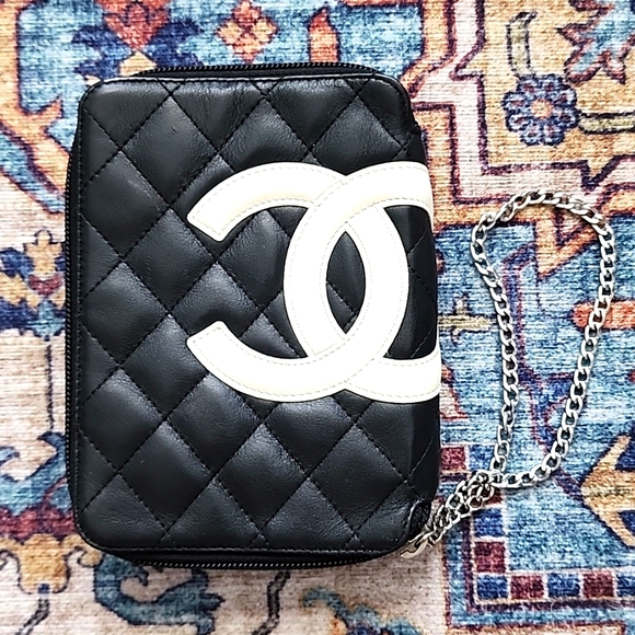 Rare Chanel Camden Organizer Clutch Purse Wristlet Quilted Calfskin Full Zip - Picture 2 of 12
